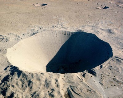 Cratera produzida por explosão nuclear nos EUA em 1962. Foto:  National Nuclear Security Administration Nevada Site Office. 