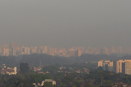 Poluição do ar em São Paulo (Foto: Fábio Ikezaki/Flickr) 