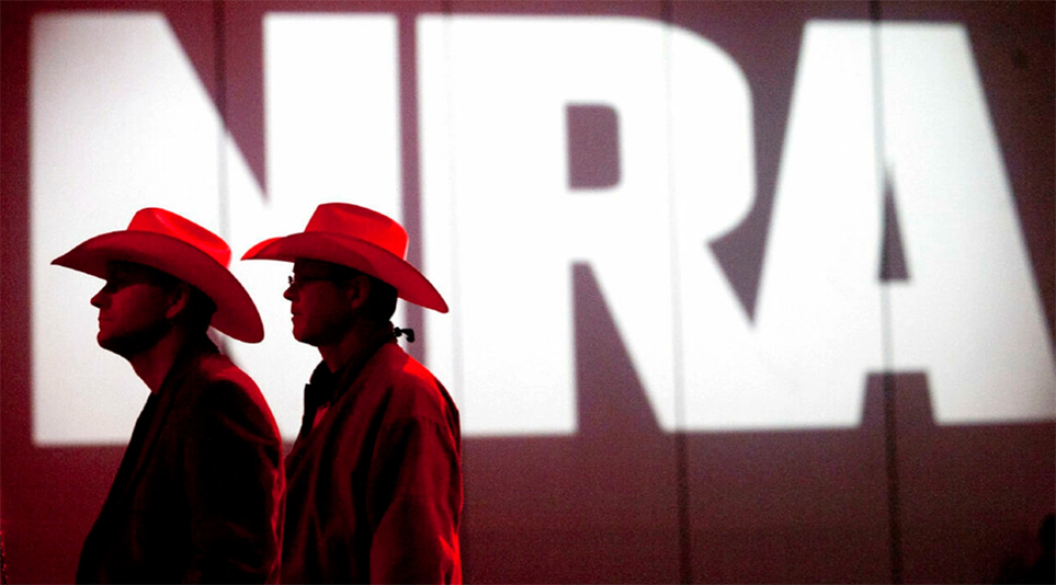 Participantes da convenção anual da Associação Nacional do Rifle (NRA), durante a edição de 2013, em Houston, no Texas. AP - Johnny Hanson
